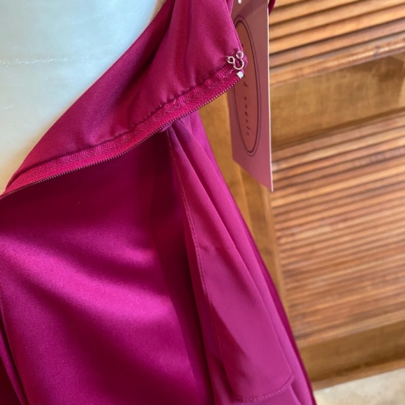 ❣️NWT❣️MAGENTA junior brides made dress - Picture 5 of 8